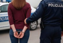 Horor u Sandžak: Snaha nožem pod grlom prijetila muževoj sestri horor-u-sandzak:-snaha-nozem-pod-grlom-prijetila-muzevoj-sestri