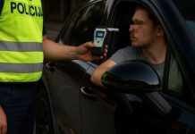 PIJAN ZA VOLANOM: Vozač vozio sa čak 2,62 promila alkohola pijan-za-volanom:-vozac-vozio-sa-cak-2,62-promila-alkohola