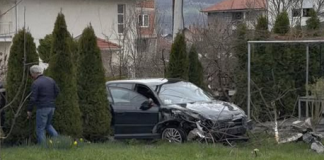 drama-u-sandzaku:-automobil-probio-dvoriste-kuce-nakon-gubitka-kontrole