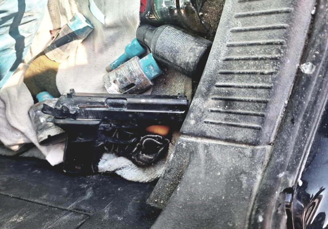 prijetnje-zbog-duga:-izvadio-pistolj-kada-mu-je-trazen-novac-–-policija-brzo-reagovala