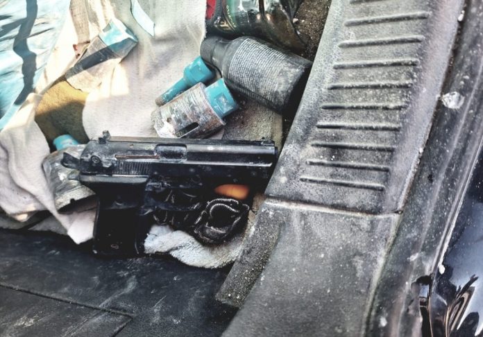 prijetnje-zbog-duga:-izvadio-pistolj-kada-mu-je-trazen-novac-–-policija-brzo-reagovala