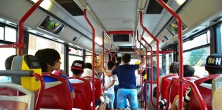 ABS: Bezbednost dece na ekskurzijama na prvom mestu Agencija za bezbednost saobraćaja podseća na pravila za organizovan prevoz dece na ekskurzijama