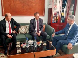 Ambasador Turske u Beogradu tokom razgovora sa Sulejmanom Ugljaninom