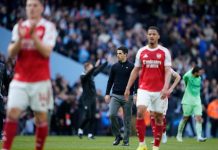 Arteta: Propustili smo veliku priliku, ali titula je i dalje dostižna Mikel Arteta tokom utakmice Arsenala protiv Mančester sitija