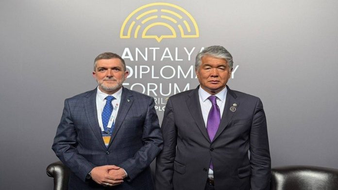 Fuad Baćićanin i Sultan Raev na Antalya Diplomacy Forumu