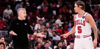 Bili Donovan podneo ostavku: više nije trener Čikago Bulsa Bili Donovan podneo ostavku na mestu trenera Čikago Bulsa