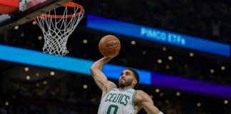 Boston razbio Filadelfiju u prvom meču plej-ofa NBA lige Boston Seltiksi slave protiv Filadelfije u prvom meču plej-ofa NBA lige