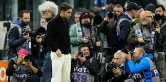 Direktor Koma: Fabregas je stub kluba Sesk Fabregas, trener Koma, u razgovoru sa čelnicima kluba