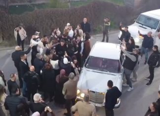 Fehim Selek se trijumfalno vratio u Novi Pazar uz masovnu podršku Fehim Selek na dočeku u Novom Pazaru uz masovnu podršku građana