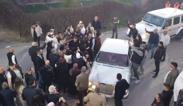 Fehim Selek na dočeku u Novom Pazaru uz masovnu podršku građana