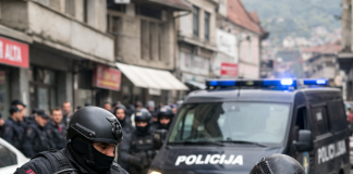 Hapšenje u Novom Pazaru: Interventna jedinica privela tri osobe Interventna policija u Novom Pazaru tokom akcije