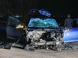 Uništen automobil nakon teške saobraćajne nesreće na putu Raška–Kraljevo