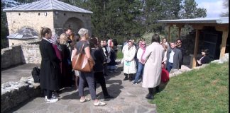 Kandidati za turističke vodiče prvi put kroz Novi Pazar Kandidati za turističke vodiče u Novom Pazaru tokom praktičnog ispita