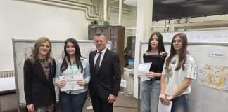 Likovni konkurs „Crtež“ okupio nadarene učenike u Novom Pazaru Svečana dodela nagrada povodom likovnog konkursa „Crtež“ u Novom Pazaru