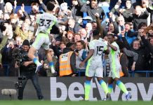 Mančester siti razbio Čelsi i približio se Arsenalu Mančester siti slavi gol protiv Čelsija u Premijer ligi