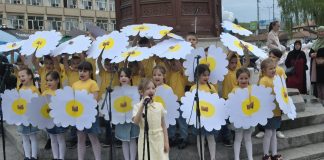 Maskenbalom otvoren program Dana grada Novog Pazara Najmlađi učesnici maskenbala otvaraju program proslave Dana grada Novog Pazara