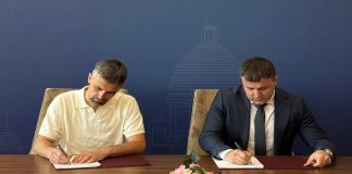 Memić: Novom Pazaru dodatnih 59 miliona dinara za razvoj turizma Husein Memić potpisuje ugovore za razvoj turizma u Novom Pazaru