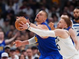 Nikola Jokić tokom NBA plej-ofa protiv Minesote