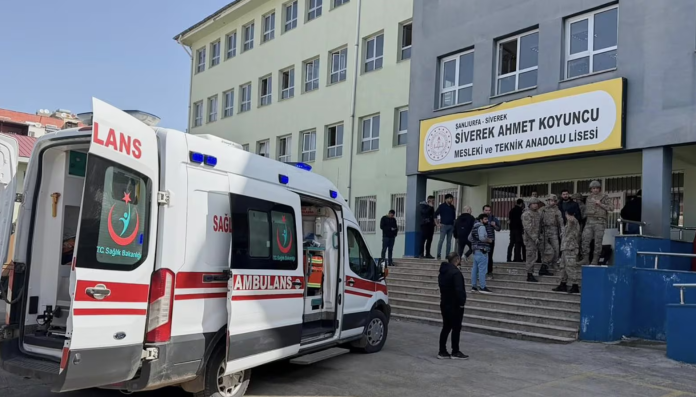 Policija i evakuacija učenika nakon pucnjave u školi u Sivereku, Turska