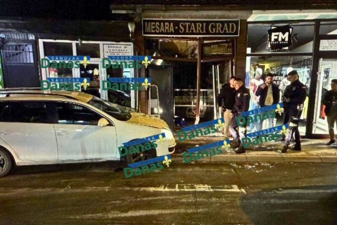 Policijske ekipe na mestu incidenta u Novom Pazaru gde je automobil uleteo u izlog mesare