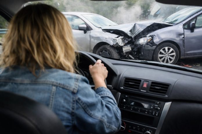 Ilustracija saobraćaja i policijskog uviđaja nakon nezgode kod Ćurlovca