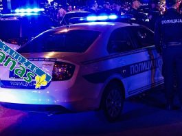 Policijska patrola u Novom Pazaru tokom istrage o incidentu u Postijenju