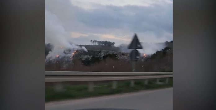 Gust dim i plamen iz pravca deponije Goveđak u Sjenici