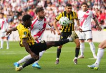 Rajo Valjekano ubedljiv protiv AEK-a: 3:0 u prvom meču četvrtfinala LK Fudbaleri Rajo Valjekana slave gol protiv AEK-a u četvrtfinalu Lige konferencija