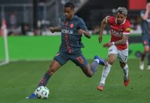 Šahtjor prvi putuje u polufinale Lige konferencija Fudbaleri Šahtjora slave plasman u polufinale Lige konferencija posle revanša protiv AZ Alkmar-a