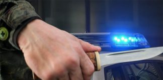 Srbija: Deda (79) izbo unuka kuhinjskim nožem posle svađe u Vrčinu Policijska traka i kućna rasprava u Vrčinu nakon napada nožem