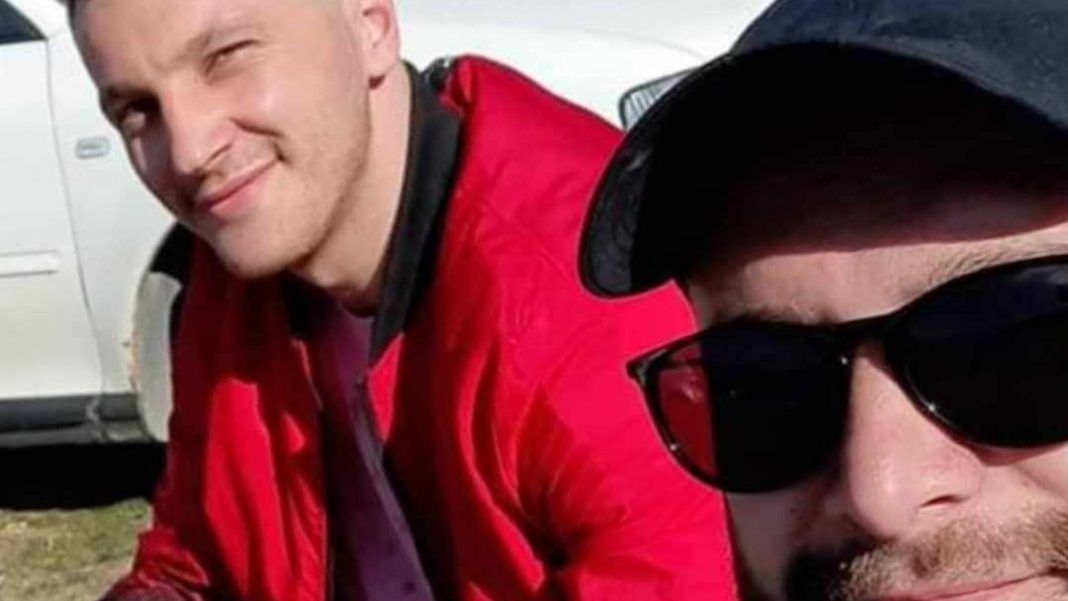 Fotografija dvojice prijatelja Sadbera Terzića i Kenana Karamuje uz poruku sećanja