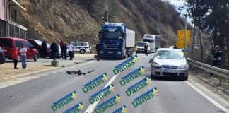 Teška nesreća kod Novog Pazara: dve tinejdžerke povređene, jedna životno ugrožena Policija i Hitna pomoć na mestu saobraćajne nezgode kod Novog Pazara