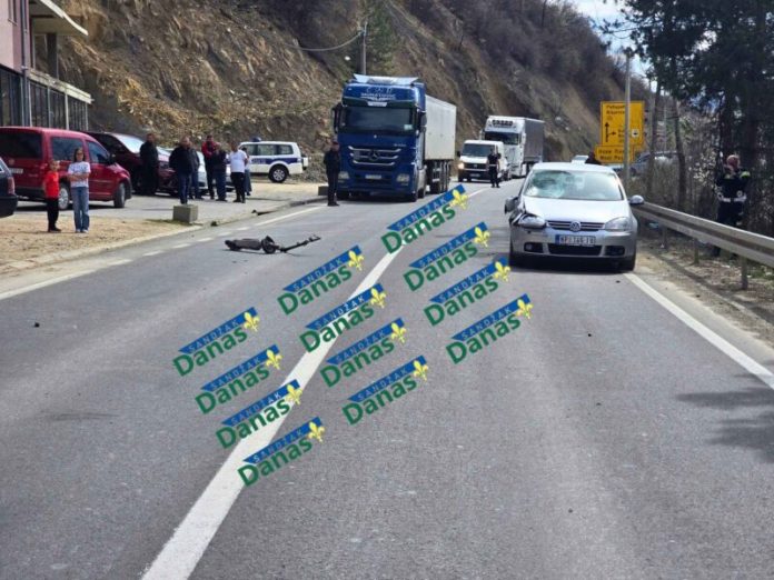 Policija i Hitna pomoć na mestu saobraćajne nezgode kod Novog Pazara