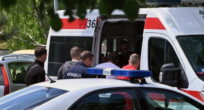 Ilustracija: vozilo Hitne pomoći na putu tokom intervencije