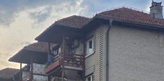 Tragedija u Novom Pazaru: devojka (29) pala sa četvrtog sprata, prevezena u bolnicu Policijske trake i uviđaj nakon pada devojke sa terase u Novom Pazaru