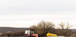 Tragedije kod Prijepolja: smrt posle pada s traktora, dan ranije još jedna nesreća Policija i nadležni na mestu uviđaja nakon nesreće kod Prijepolja