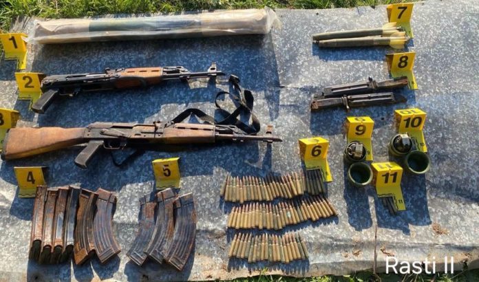 Policija u akciji nakon otkrića oružja u selu Paljevo