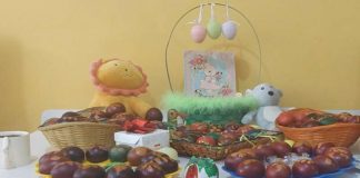 Vaskrs u Srpskoj pravoslavnoj crkvi: radost, vera i porodično zajedništvo Vernici u crkvi tokom proslave Vaskrsa, praznična atmosfera i okupljanje porodica