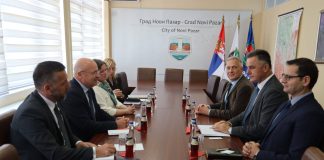 Biševac sa delegacijom OEBS-a: dogovor o saradnji i razvojnim projektima u Novom Pazaru Delegacija OEBS-a u razgovoru sa gradonačelnikom Novog Pazara Nihatom Biševcem