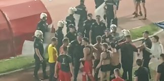 Bruka u Kragujevcu: huligani napali igrače Radničkog posle opstanka Huligani napali igrače Radničkog posle remija sa Javorom