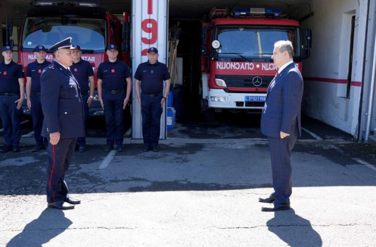 Ivica Dačić sa rukovodstvom policije i vatrogasaca u Novom Pazaru