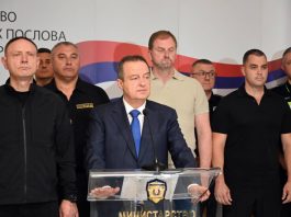 Ivica Dačić na konferenciji za medije nakon napada na policiju u Beogradu