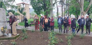 Dan pobede nad fašizmom obeležen u Novom Pazaru Polaganje venaca povodom Dana pobede nad fašizmom u Novom Pazaru