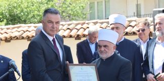 SKANDAL U HAREMU ALTUN ALEMA: Dok je Dudić govorio o zajedništvu, funkcioneri demonstrativno izašli