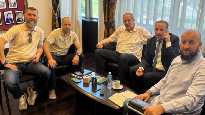 Delegacija FK Sloga Sjenica u poseti FK Partizan Rasimu Ljajiću i Predragu Mijatoviću
