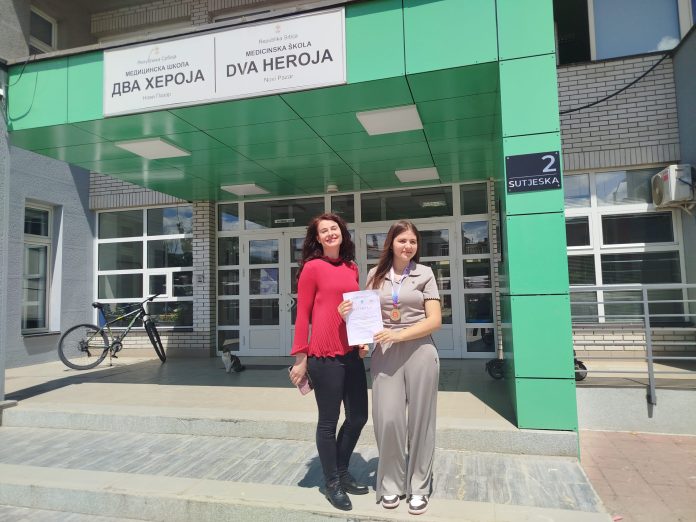 Hanadi Grbović nakon osvajanja prvog mesta na takmičenju iz matematike
