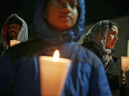 Policijske trake ispred Islamskog centra u San Dijegu nakon napada