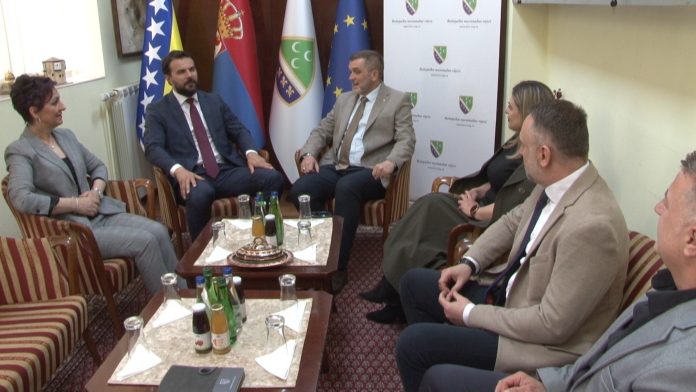 Načelnik Opštine Ilidža Nermin Muzur u razgovoru sa rukovodstvom Bošnjačkog nacionalnog vijeća