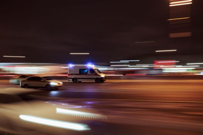 Policija i hitna pomoć na mestu napada nožem kod Mostarske petlje u Beogradu