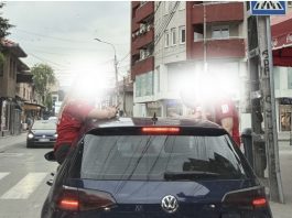 Ilustracija saobraćaja i upozorenje na rizično ponašanje tokom proslava mature